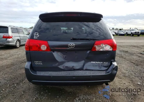 2008 Toyota Sienna Xle z USA, uszkodzony, nr VIN 5TDZK22C68S110211